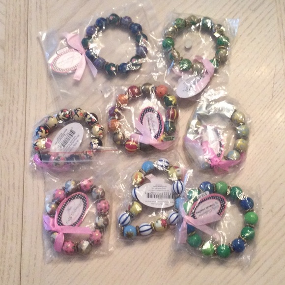 Lot of 8 Lilly Collection Bracelets - Picture 1 of 9